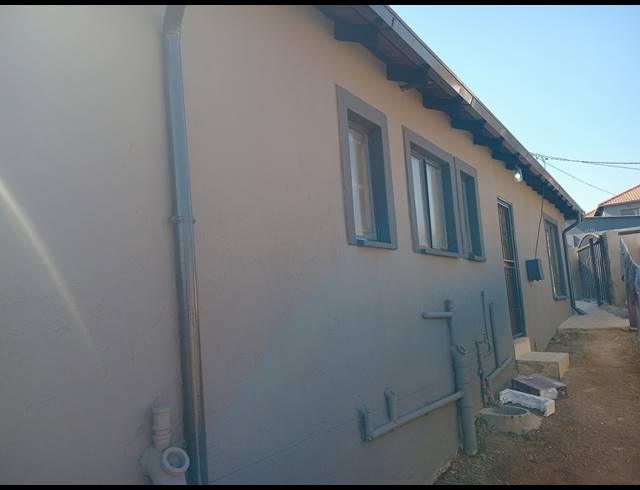 1 BEDROOM FREEHOLD TO LET IN COSMO CITY